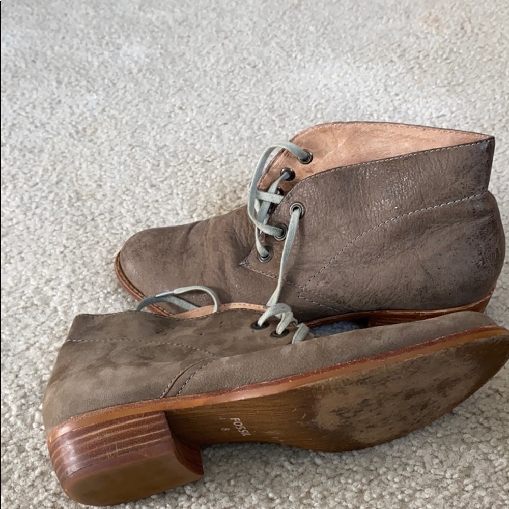 Fossil boots